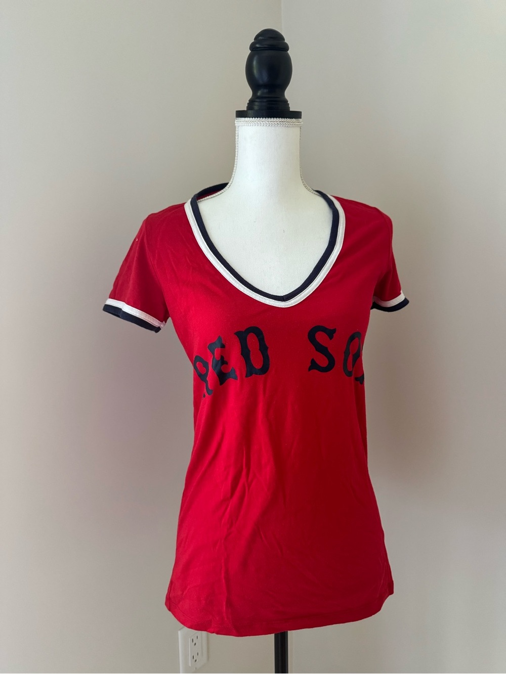 PINK Victoria's Secret Boston Red Sox V-Neck T-Shirt Large "Play Ball" Red